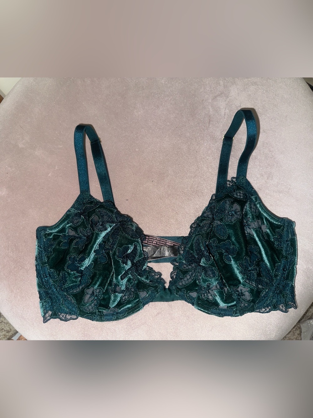 **LIKE NEW** VICTORIA SECRET VELVET BRA